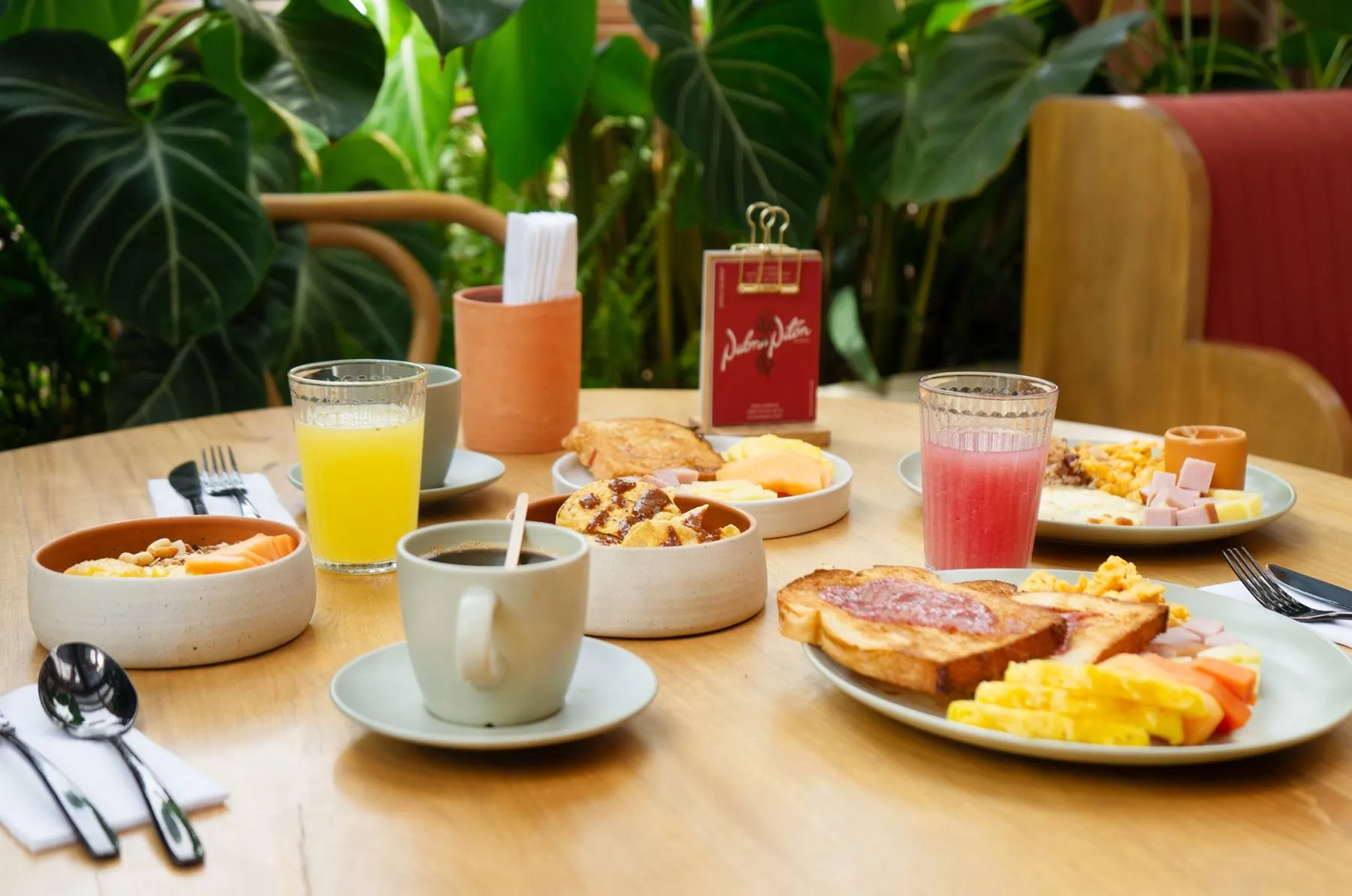 Café da manhã incluído, servido no rooftop do URBIT Social Lofts
