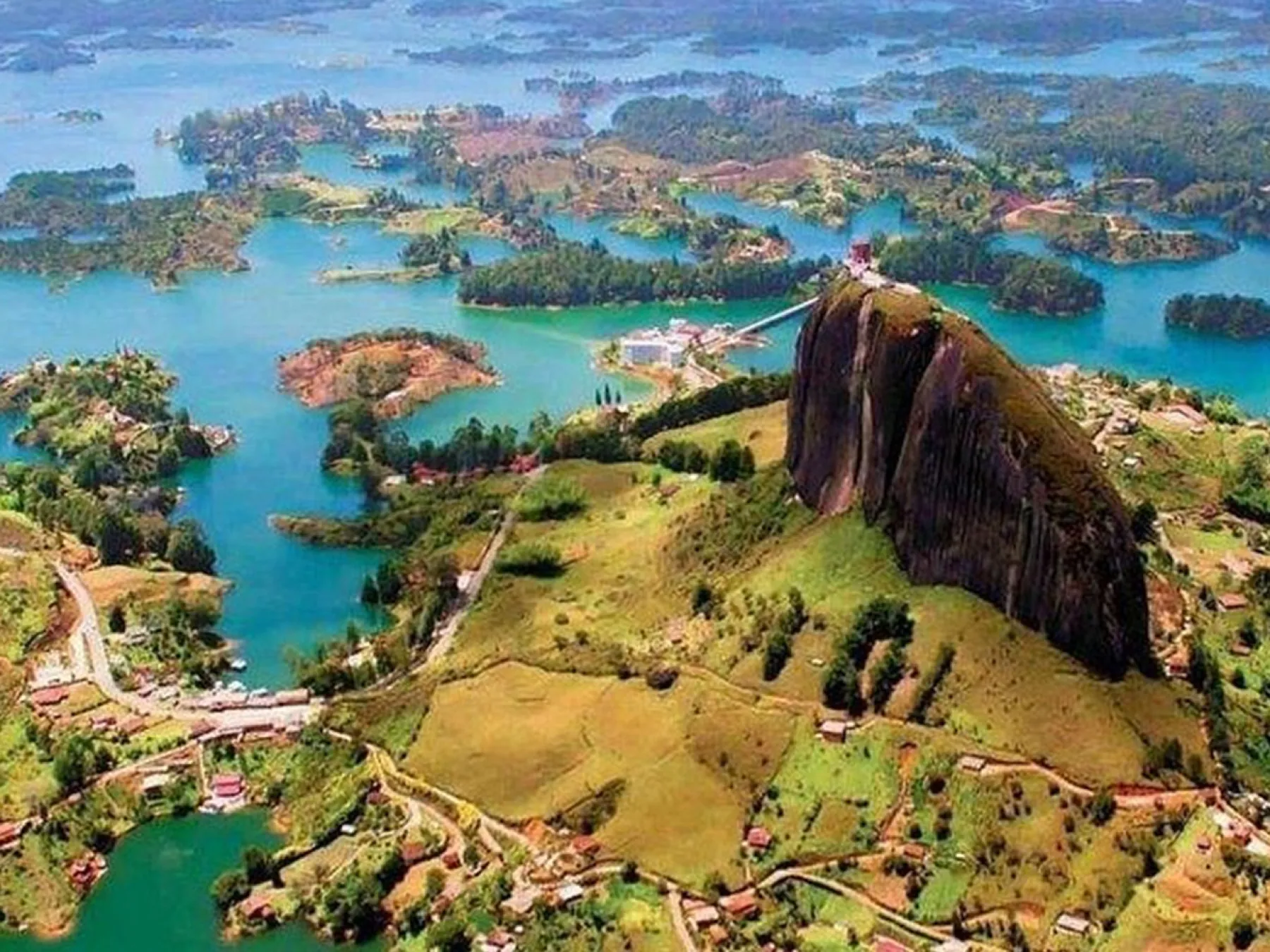 Passeio a Guatapé e El Peñol desde Medellín